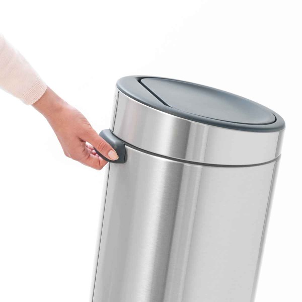 פח אשפה למטבח טאץ' למטבח 30 ליטר מט Brabantia - FPP