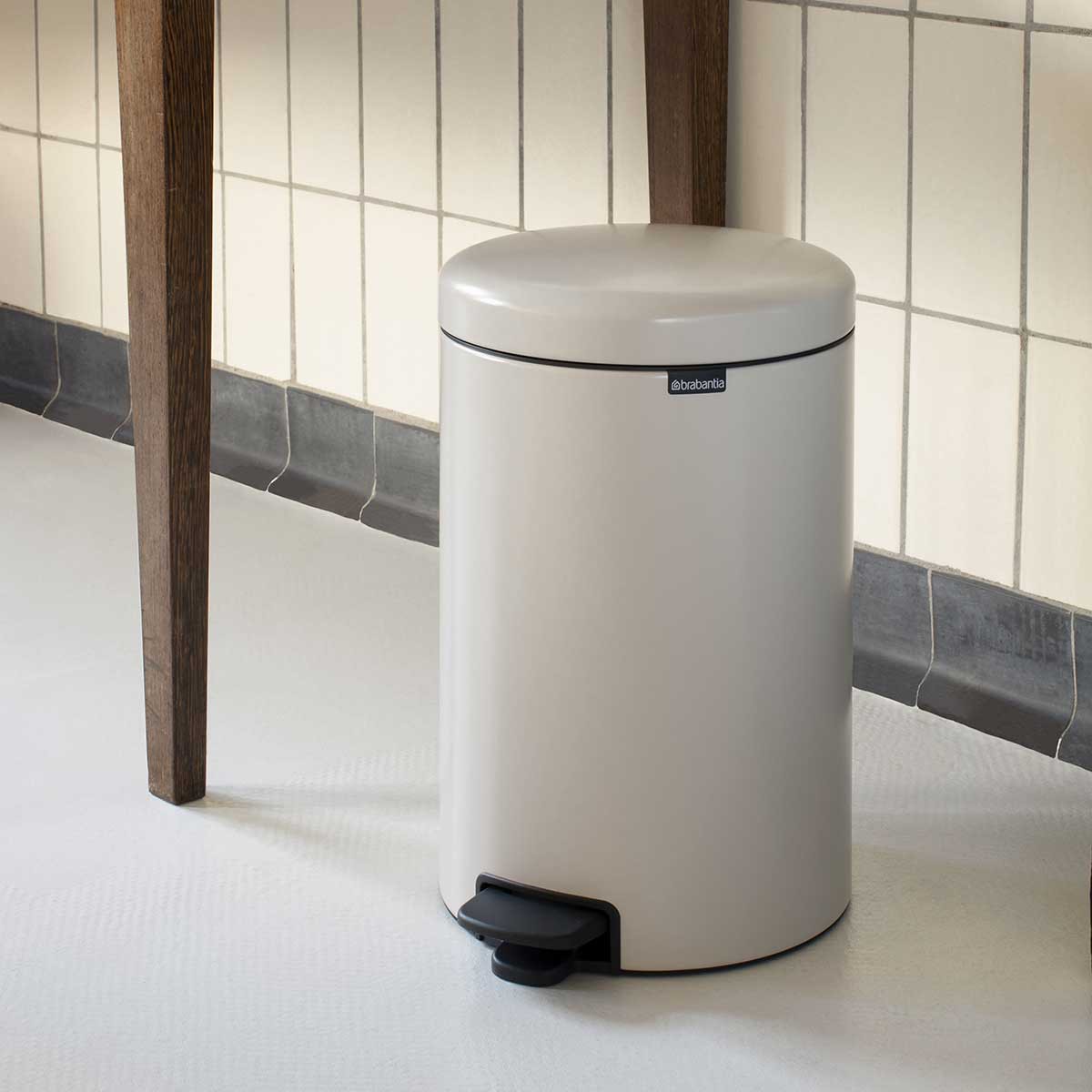 פח אשפה פדל למטבח 20 ליטר מסידרת  Brabantia - New icon - ברבנטיה