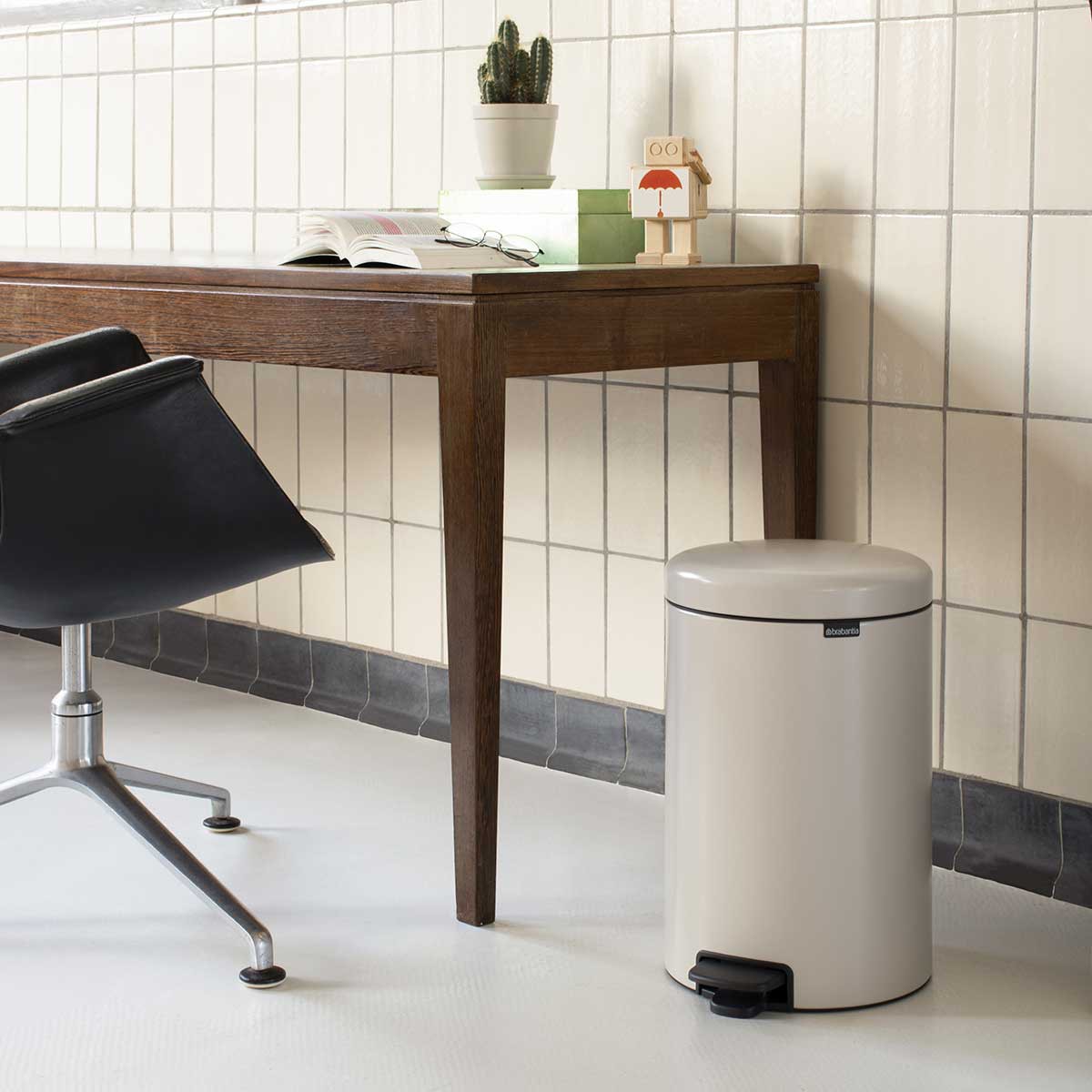 פח אשפה פדל למטבח 20 ליטר מסידרת  Brabantia - New icon - ברבנטיה