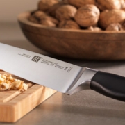 סכין שף 33601-200  Zwilling - Pure