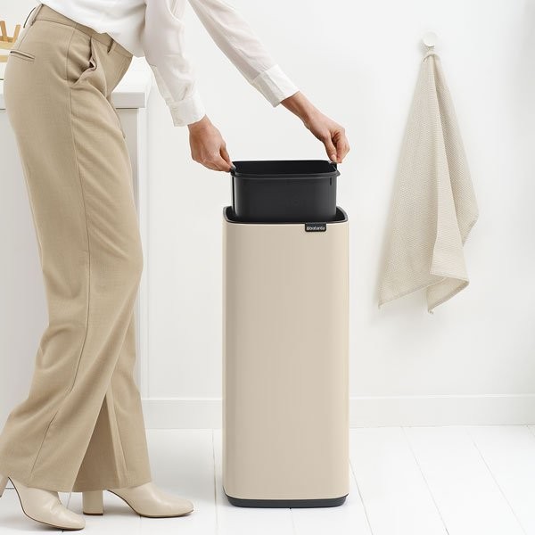 פח אשפה למטבח טאץ מרובע 30 ליטר - Brabantia