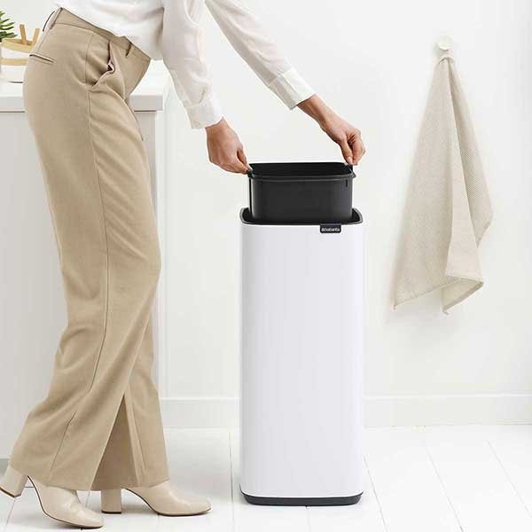 פח אשפה למטבח טאץ מרובע 30 ליטר - Brabantia