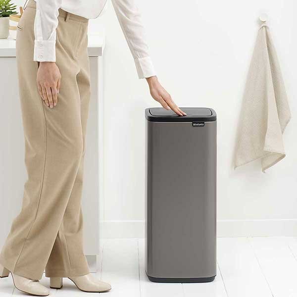 פח אשפה למטבח טאץ מרובע 30 ליטר - Brabantia