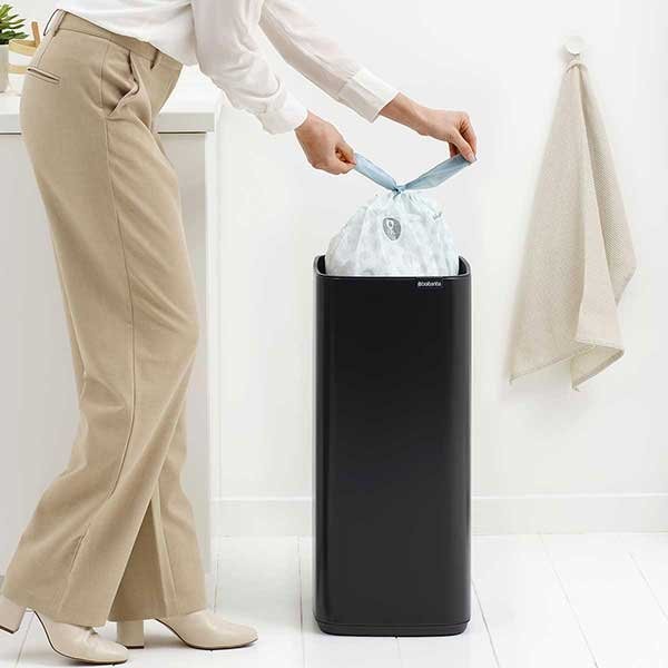 פח אשפה למטבח טאץ מרובע 30 ליטר - Brabantia