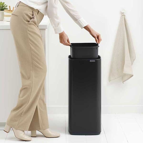 פח אשפה למטבח טאץ מרובע 30 ליטר - Brabantia