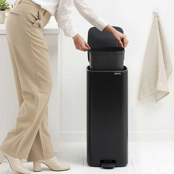 פח אשפה למטבח פדל מרובע 30 ליטר  - Brabantia