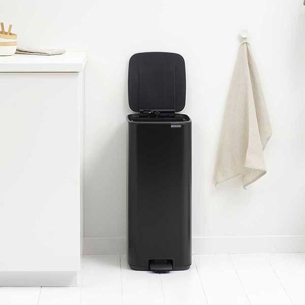 פח אשפה למטבח פדל מרובע 30 ליטר  - Brabantia