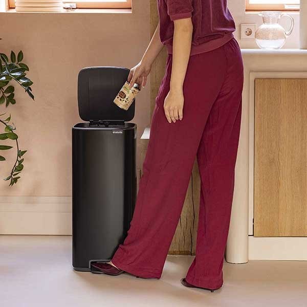 פח אשפה למטבח פדל מרובע 30 ליטר  - Brabantia